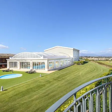 Luxury 4 Bedroom Villa - Boavista Golf Resort * Lagos